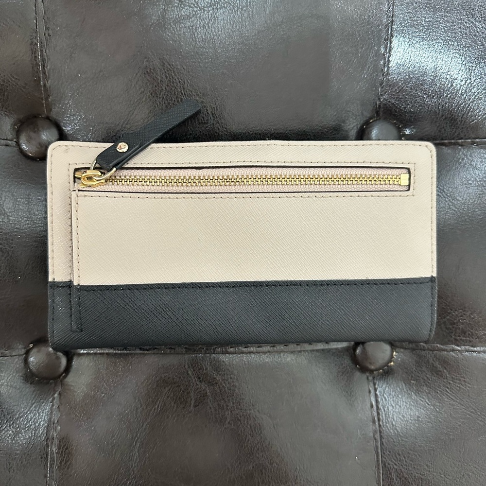 Kate Spade Bi-Fold Wallet - Picture 2 of 3